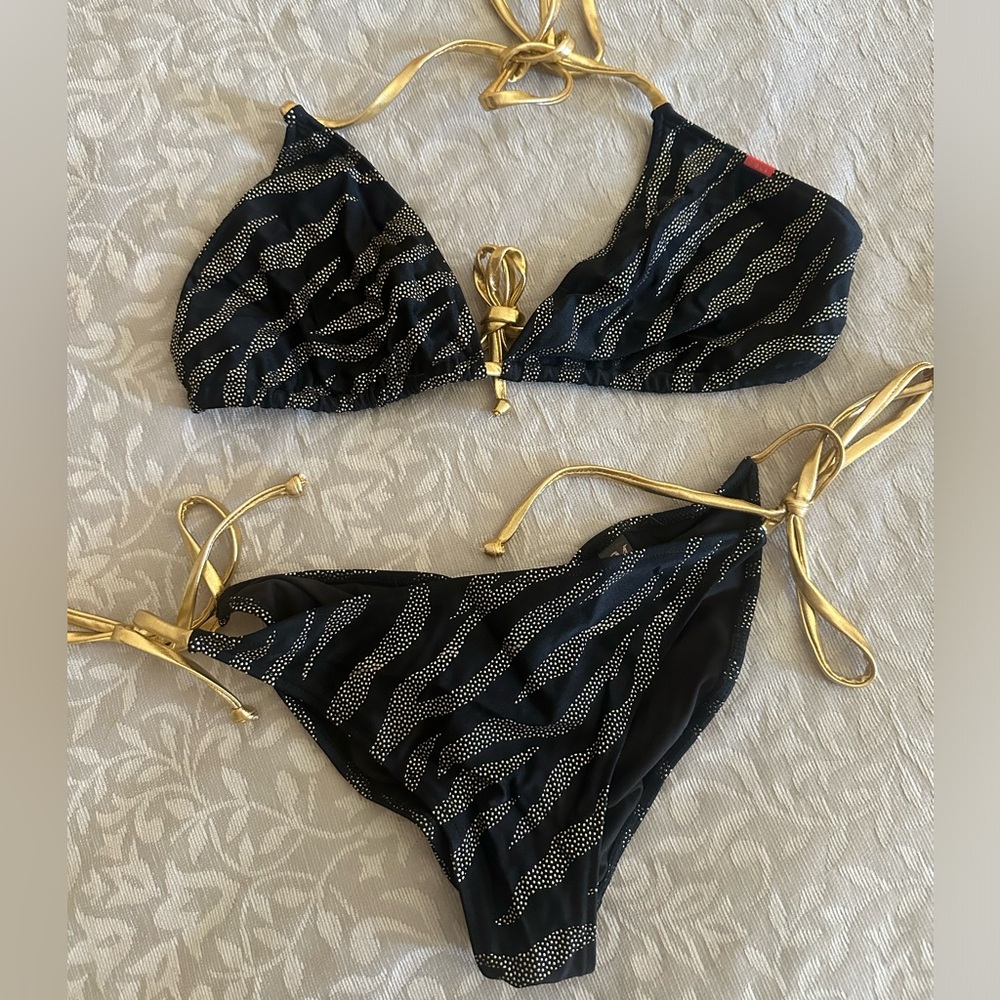 NWOT Doll Golden Zebra Triangle Top